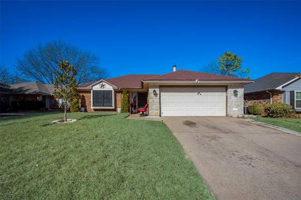 3100 Country Creek Lane, Fort Worth, TX 76123