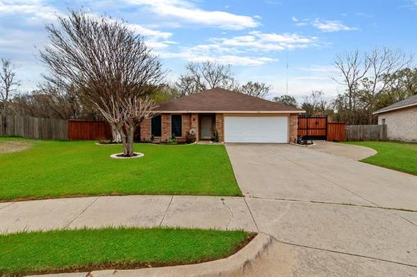 704 Mimosa Trail, Cedar Hill, TX 75104