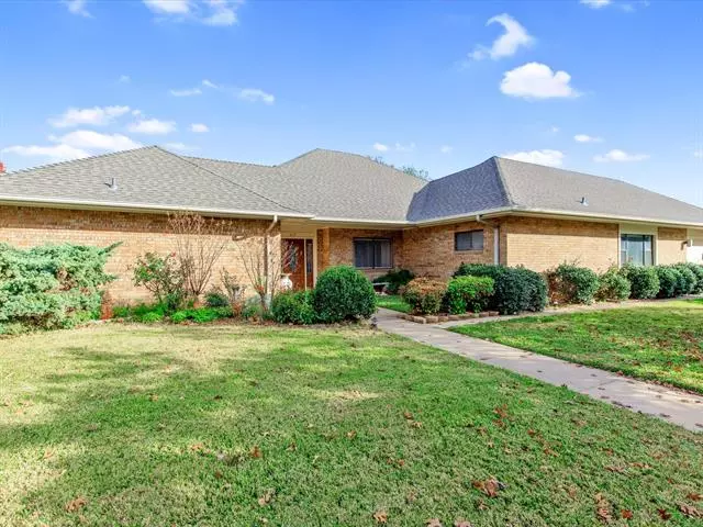 217 Mistletoe Lane, Keene, TX 76059