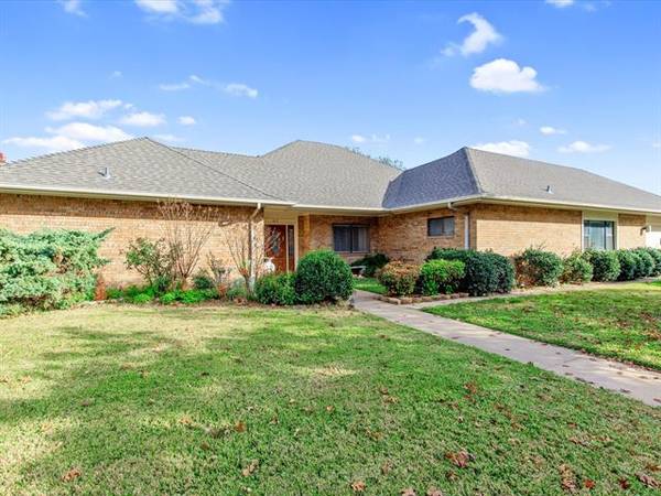 217 Mistletoe Lane, Keene, TX 76059