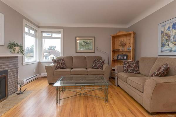 Esquimalt, BC V9A 6R2,473 Sturdee St