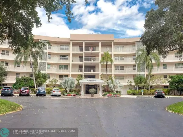 Pompano Beach, FL 33069,3505 Oaks Way  #104