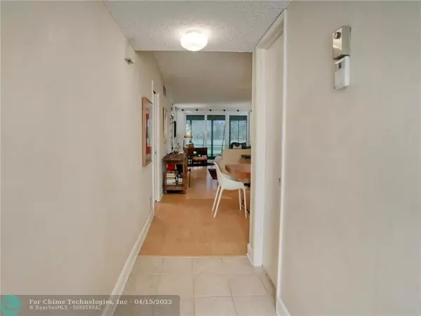 Pompano Beach, FL 33069,3505 Oaks Way  #104