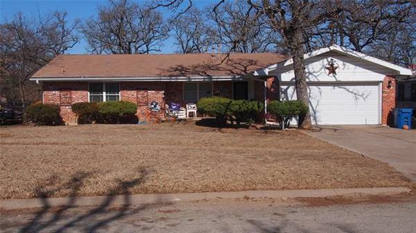 602 Woodlawn Drive, Keene, TX 76059