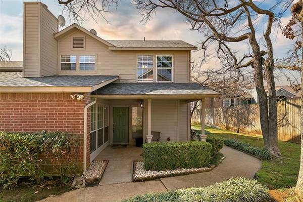 1444 Meadowood Village Drive, Fort Worth, TX 76120