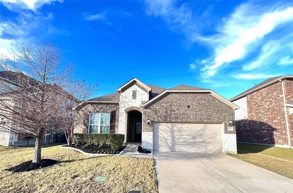 2697 Yacht Club Drive, Lewisville, TX 75056