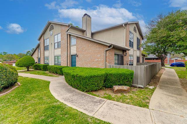 340 W Harwood Road #D, Hurst, TX 76054