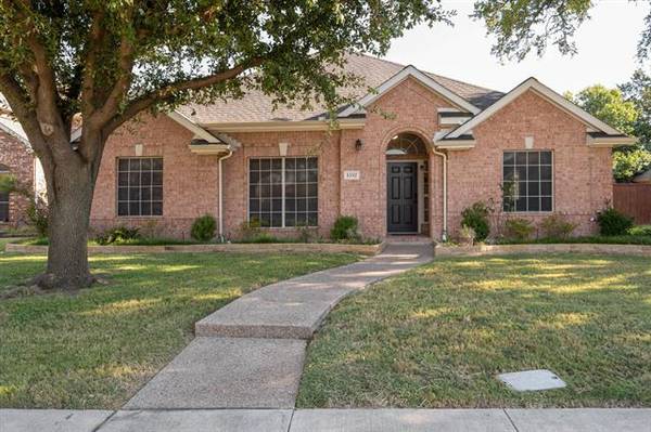 1552 Bosque Drive, Carrollton, TX 75010