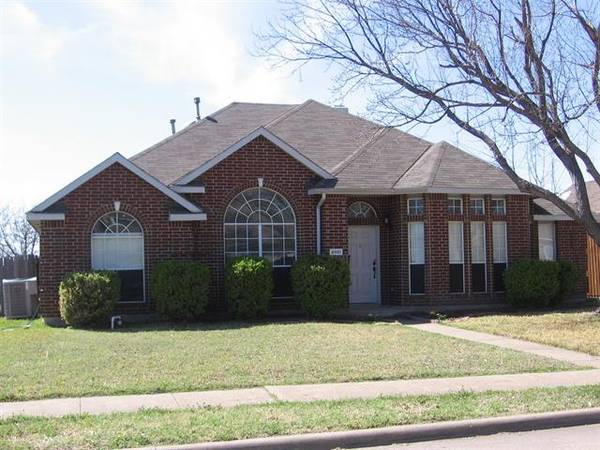 4801 Sunny Brook Drive, Rowlett, TX 75088