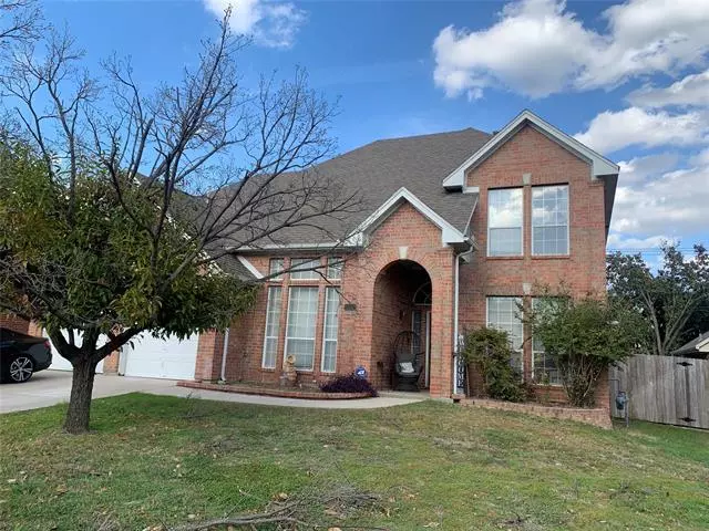 2707 Ranger Run Circle, Arlington, TX 76006