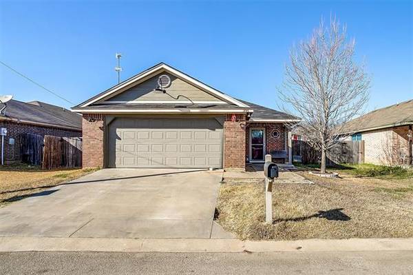 391 Gavins Way, Joshua, TX 76058