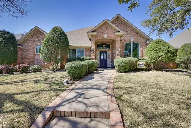 807 Muirfield Drive, Mansfield, TX 76063