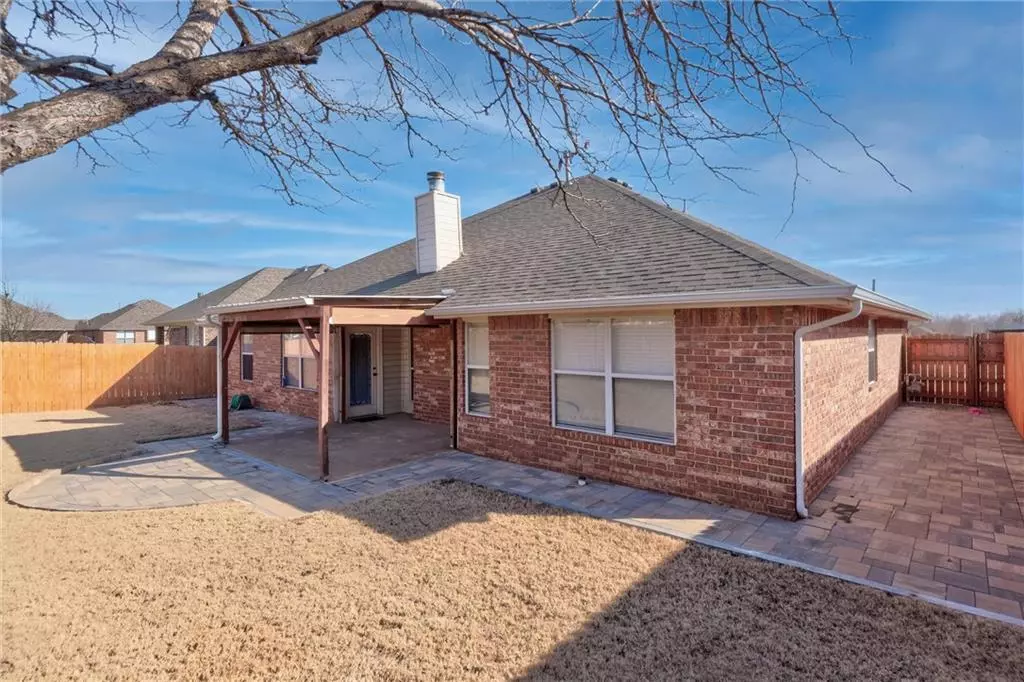 Moore, OK 73160,905 SW 38th Street