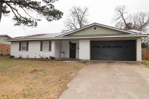 1306 Forrest Drive, Canton, TX 75103