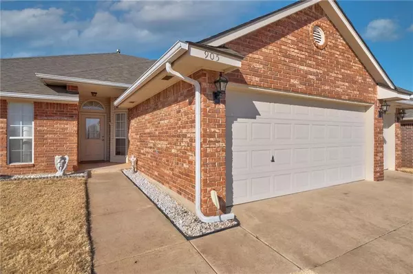 Moore, OK 73160,905 SW 38th Street