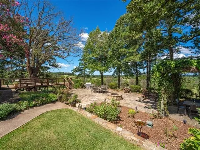 19287 County Road 445, Lindale, TX 75771