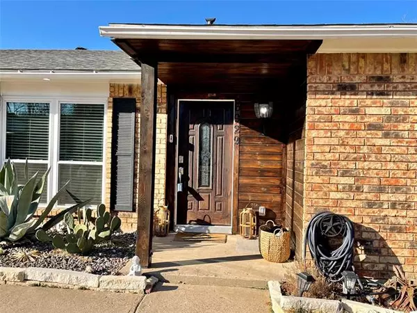 Fort Worth, TX 76120,6929 Misty Glen Court