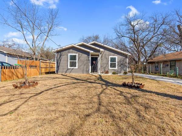 609 E Willingham Street, Cleburne, TX 76031