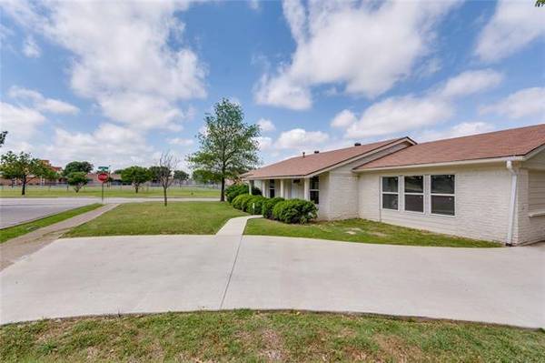 2403 Glacier Street, Irving, TX 75062