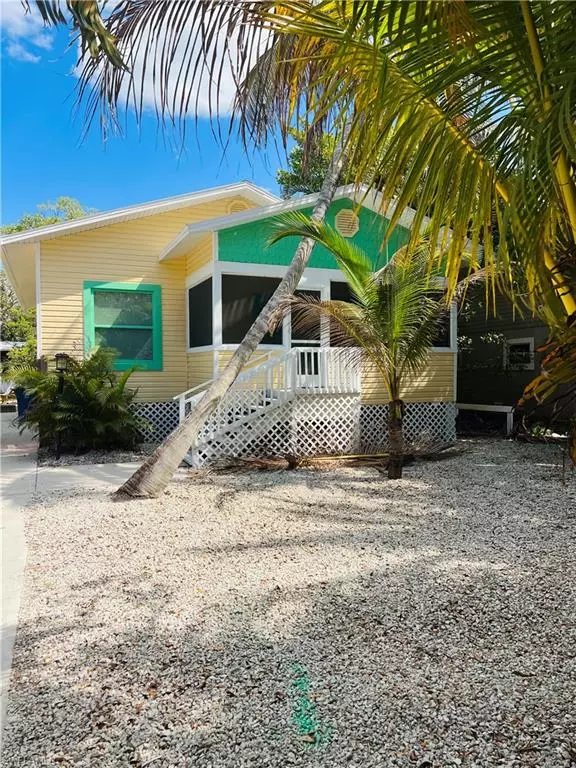 112 Lovers LN, Fort Myers Beach, FL 33931