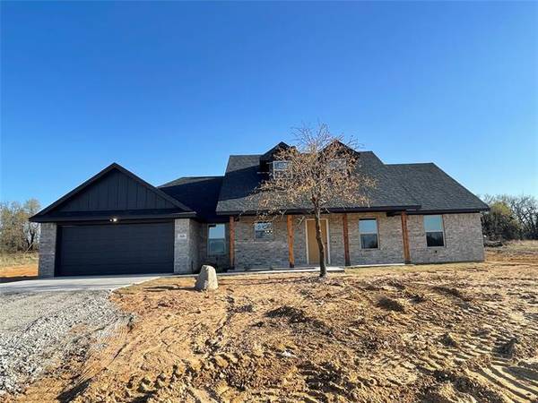 128 Greyhound Lane, Poolville, TX 76487