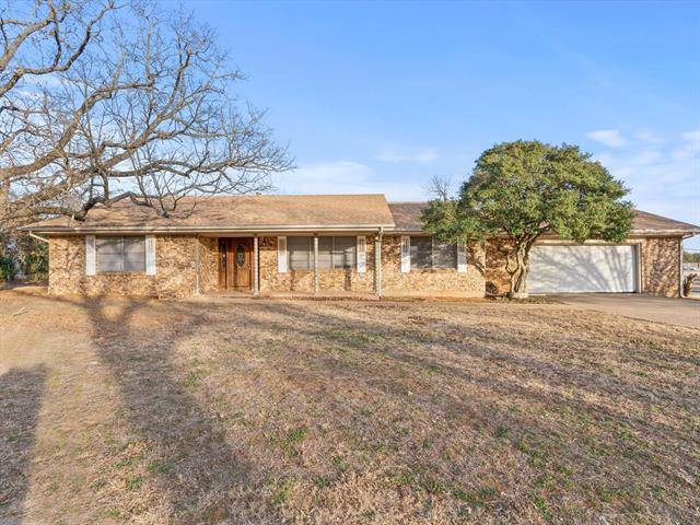 203 Oakwood Drive, Keene, TX 76059