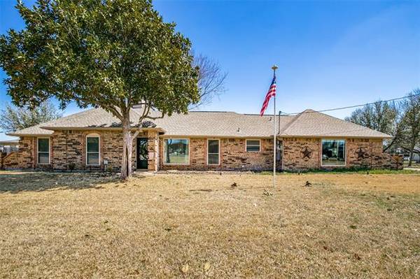 128 Carmen Drive, Red Oak, TX 75154