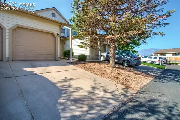 4261 Hunting Meadows CIR, Colorado Springs, CO 80916