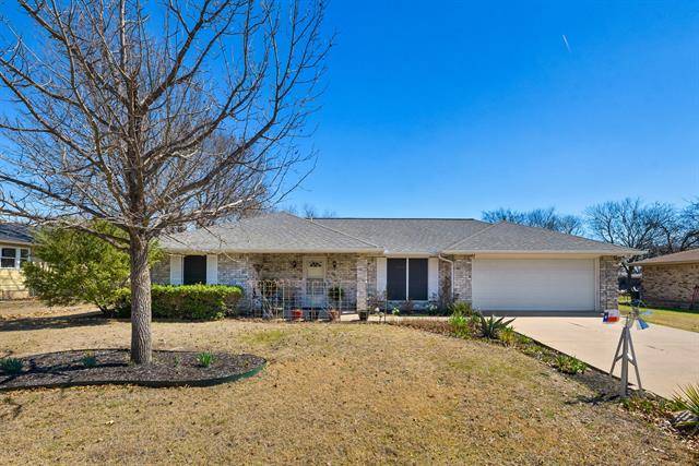 102 S Hillside Street, Red Oak, TX 75154