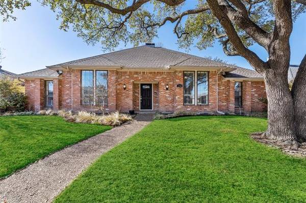 6732 Firelight Lane,  Dallas,  TX 75248