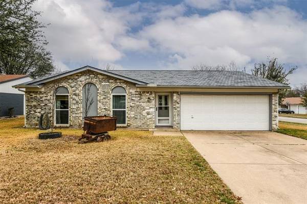 1100 Cindy Street, Crowley, TX 76036