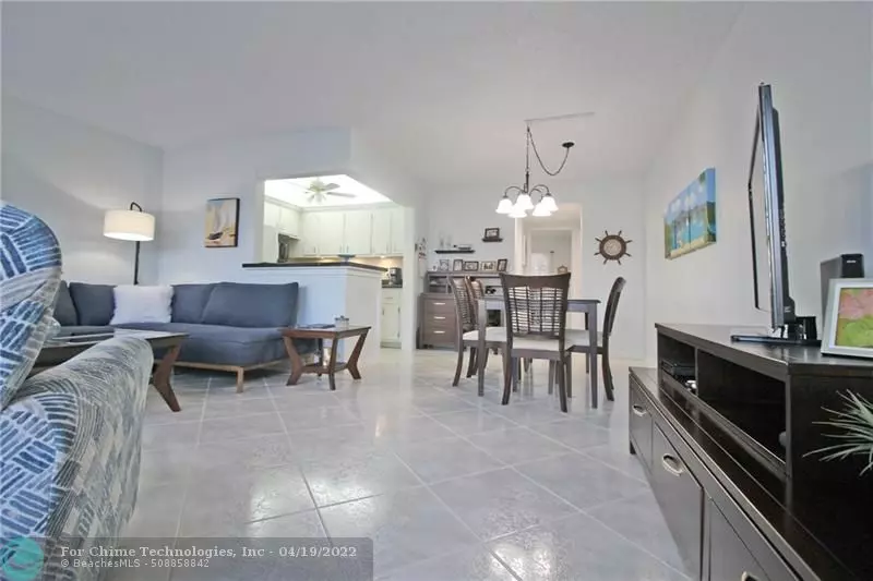 Deerfield Beach, FL 33442,126 Oakridge J  #126