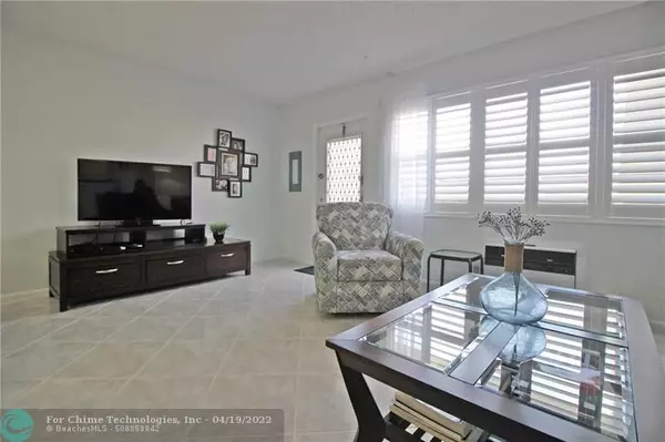 Deerfield Beach, FL 33442,126 Oakridge J  #126