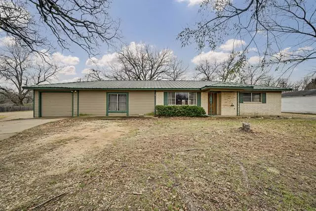 Hubbard, TX 76648,702 NE 5th Street