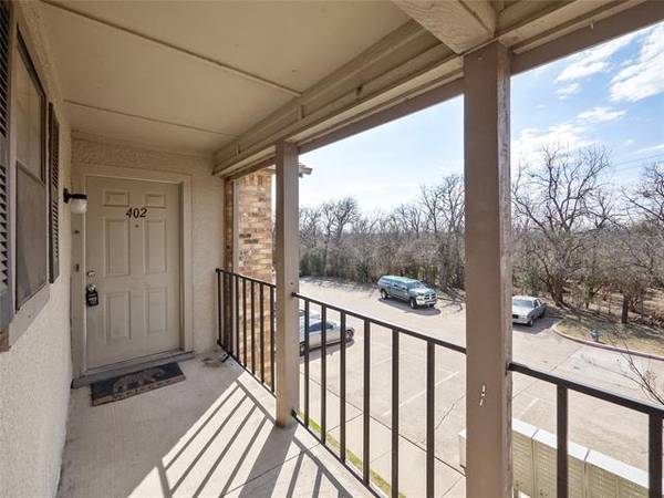 2835 Keller Springs Road #402, Carrollton, TX 75006