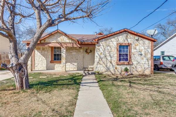 8128 Raymond Avenue, White Settlement, TX 76108