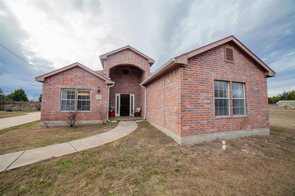 2215 Water Crest Lane, Glenn Heights, TX 75154