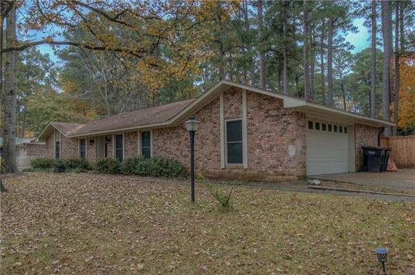 221 Whispering Pine Drive, Haughton, LA 71037