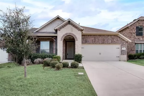 5425 Tuxbury Pond Drive, Fort Worth, TX 76179