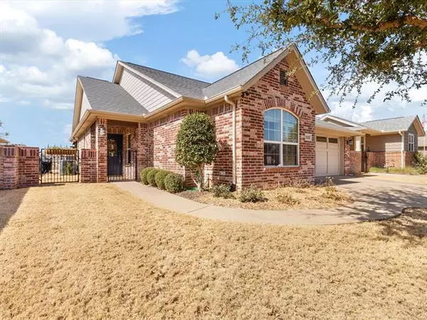 3305 Crystal Clear Court, Granbury, TX 76049