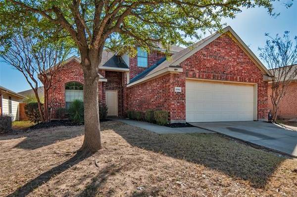 2052 Lake Trail Drive, Heartland, TX 75126