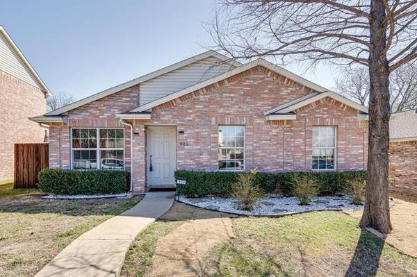 905 Kathryn Drive, Lewisville, TX 75067