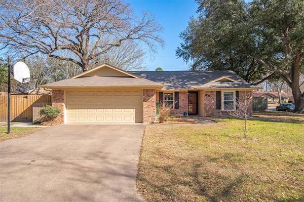 706 Southwood Drive, Athens, TX 75751