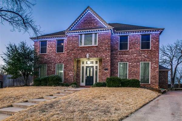 8623 Castle Creek Court, North Richland Hills, TX 76182