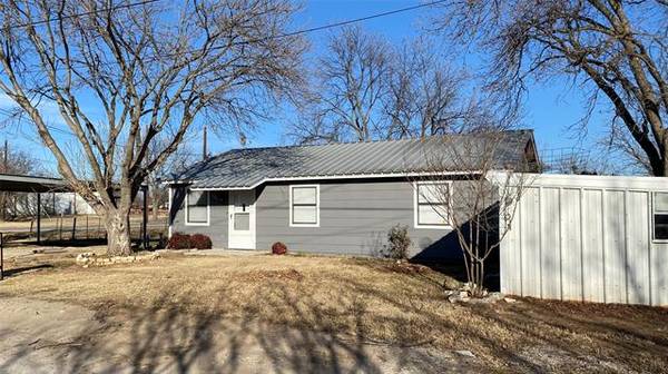 707 N First Street,  Bangs,  TX 76823