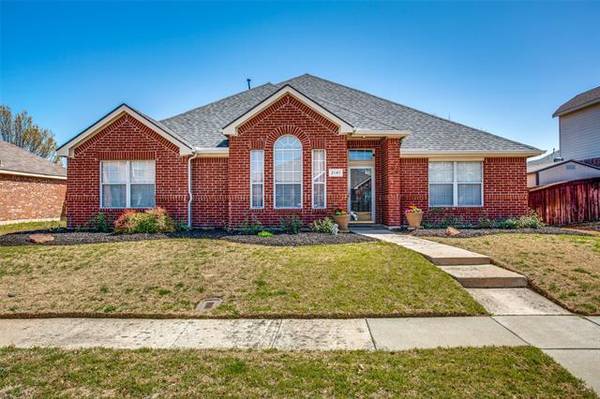 2141 Wallbrook Drive, Lewisville, TX 75067