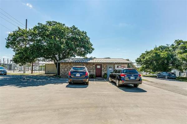 1750 Main Street, Weatherford, TX 76085