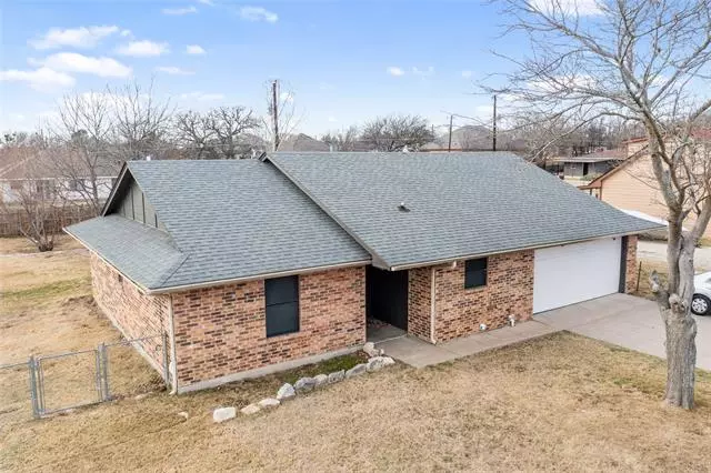 413 Birchwood Street, Azle, TX 76020