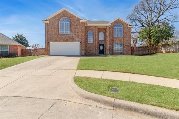 815 Peterstow Drive, Euless, TX 76039