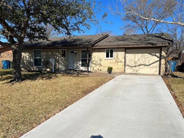 813 Ross Lane, Seagoville, TX 75159